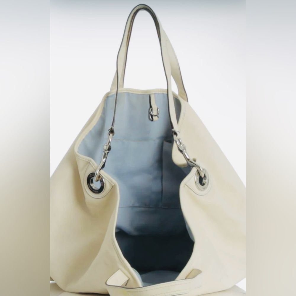 Coach Cream Shoulder Bag - Picture 5 of 16